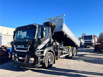 Iveco Stralis 260s/e4 450 con gru Hiab 175