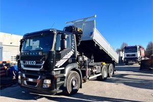 Iveco Stralis 260s/e4 450 con gru Hiab 175