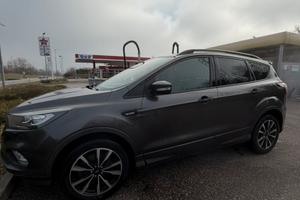 Ford Kuga 1.5 Diesel ST-Line – Cambio Automatico
