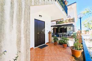 4 LOCALI A PAOLA