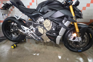 Ducati Streetfighter V4S