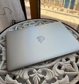 Macbook Air (13-inch,Early 2015) Silver