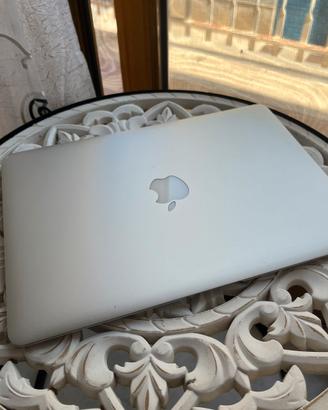Macbook Air (13-inch,Early 2015) Silver