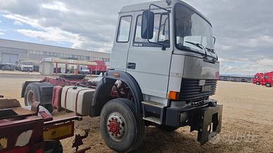 IVECO MAGIRUS 190.30 trattore 4x4 con impianto idr
