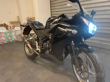 Honda cbr 250 r come nuova