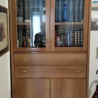 Mobile vetrina in legno
