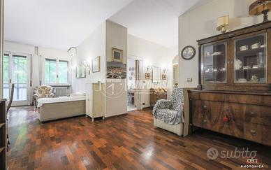 AMPIO 5 LOCALI CON BALCONE, CANTINA E GARAGE - rif