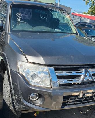 Mitsubishi Pajero v80 Shogun 3.2 tre porte con mot