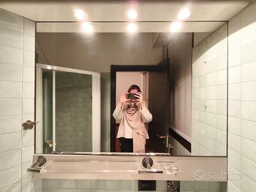 Specchio da bagno e mobile