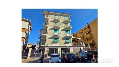 4 LOCALI A ASCOLI PICENO