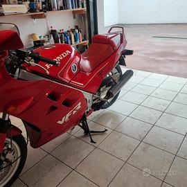 honda VFR 750