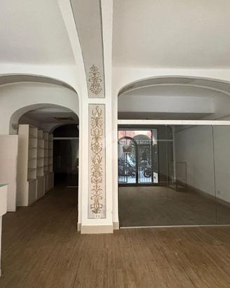 NEGOZIO A CHIAVARI