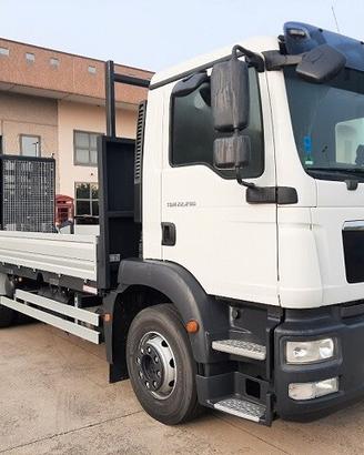 Man TGM 22.290 6x2 - Km 263.000 pianale con rampe