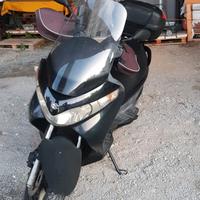 Suzuki Burgman 200 