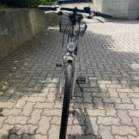 Bicicletta con Cestino e Lucchetto