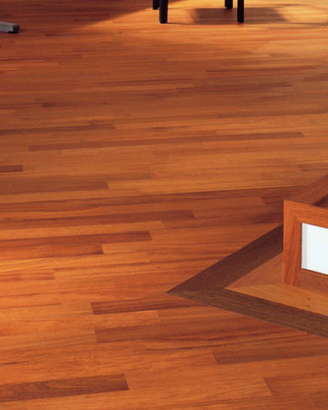 Stock di parquet Doussié massello