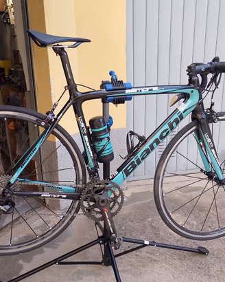 bici corsaTelaio Bianchi in carbonio sempre pro