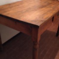 Tavolo in legno antico