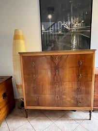 Cassettiera vintage in noce lucido – Eleganza