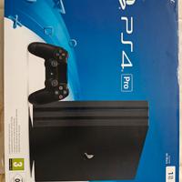 PlayStation 4 pro e 2 controller 