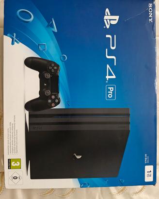 PlayStation 4 pro e 2 controller 