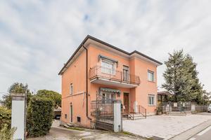 4 LOCALI A SOMMACAMPAGNA