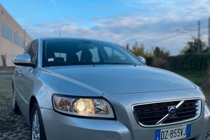 volvo v50 2010