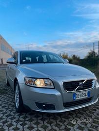 volvo v50 2010