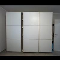 Armadio a tre ante scorrevoli