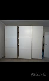 Armadio a tre ante scorrevoli
