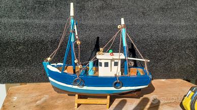 Barchetta da Pesca in Legno Blu 22cm - Vintage