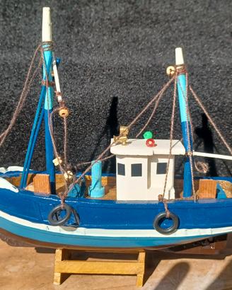 Barchetta da Pesca in Legno Blu 22cm - Vintage