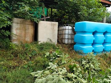 recipienti per acqua per circa 70 q.lo