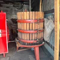 Macchina da premitura uva