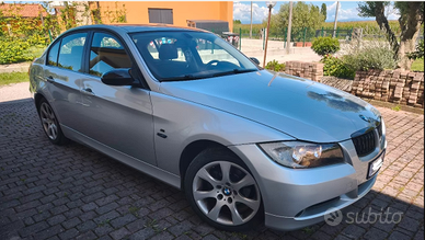 BMW 320i E90