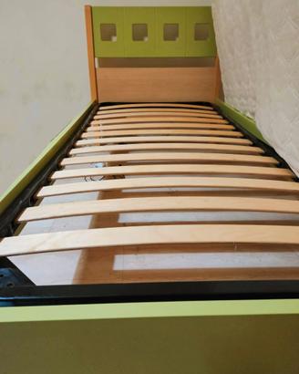 Letto singolo con rete