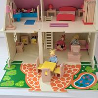 casa bambole legno , valigia