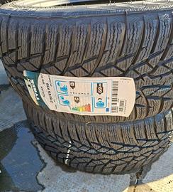 215/45/16 nokian nuove 4 stagioni