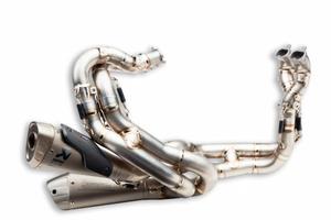 Gruppo di scarico completo in titanio (STREETFIGHT