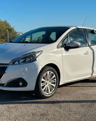 Peugeot 208 PureTech 82 5 porte Allure