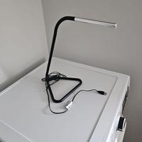 Lampada da tavolo a led nera