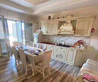 MERAVIGLIOSA CUCINA AVORIO DECAPÉ