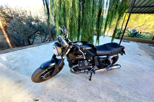 Moto Guzzi V7 Stone 750 (Custom / Café racer)