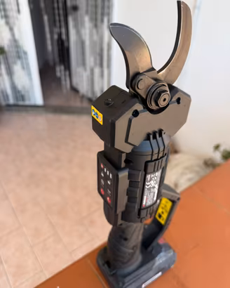 Forbice elettrica parkside performance