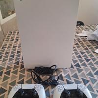PS5 con disco e 2 pad