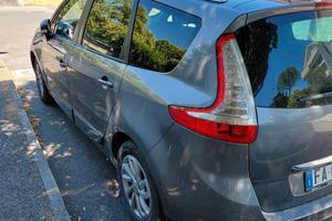auto usata megane scenic