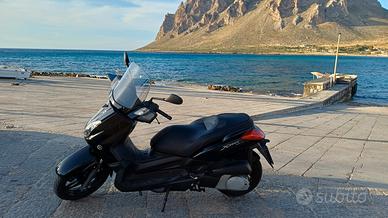 X MAX 250