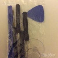 Attrezzi per smontaggio e riparazione smartphone
