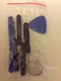 Attrezzi per smontaggio e riparazione smartphone