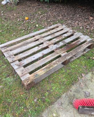 Bancali in legno usati